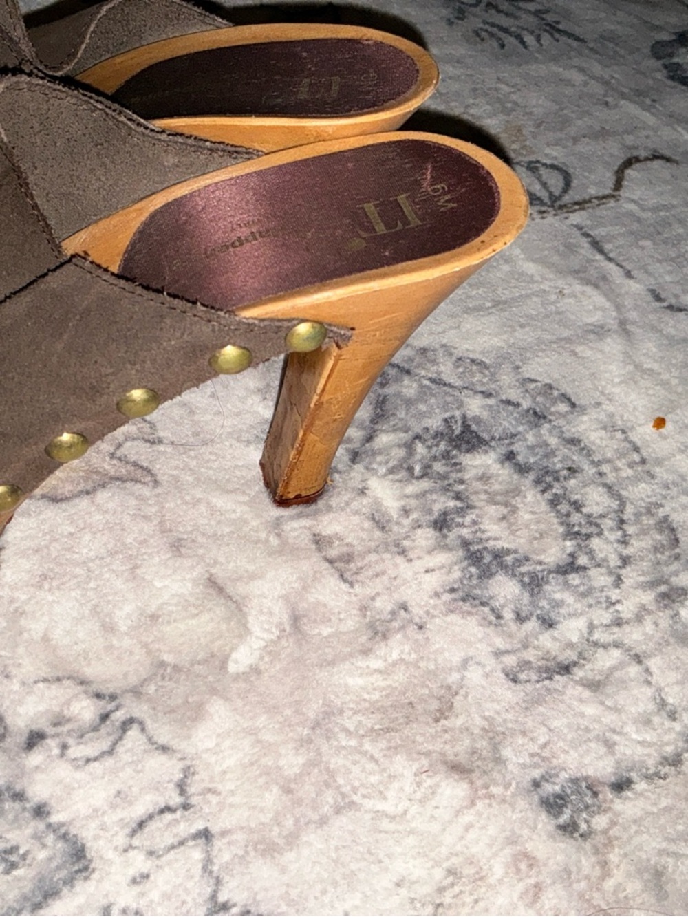 Y2K IT'S Happening Brown Suede Slip-On Clogs - Picture 4 of 4